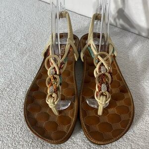 Patrizia by Spring Step Gadelina Beige T Strap Sandals 9